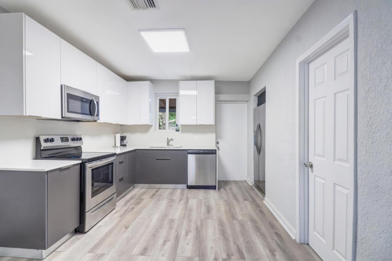 Spacious And Luxurious Home Centrally Located Between Miami And Ft. Lauderdale Miramar Ngoại thất bức ảnh
